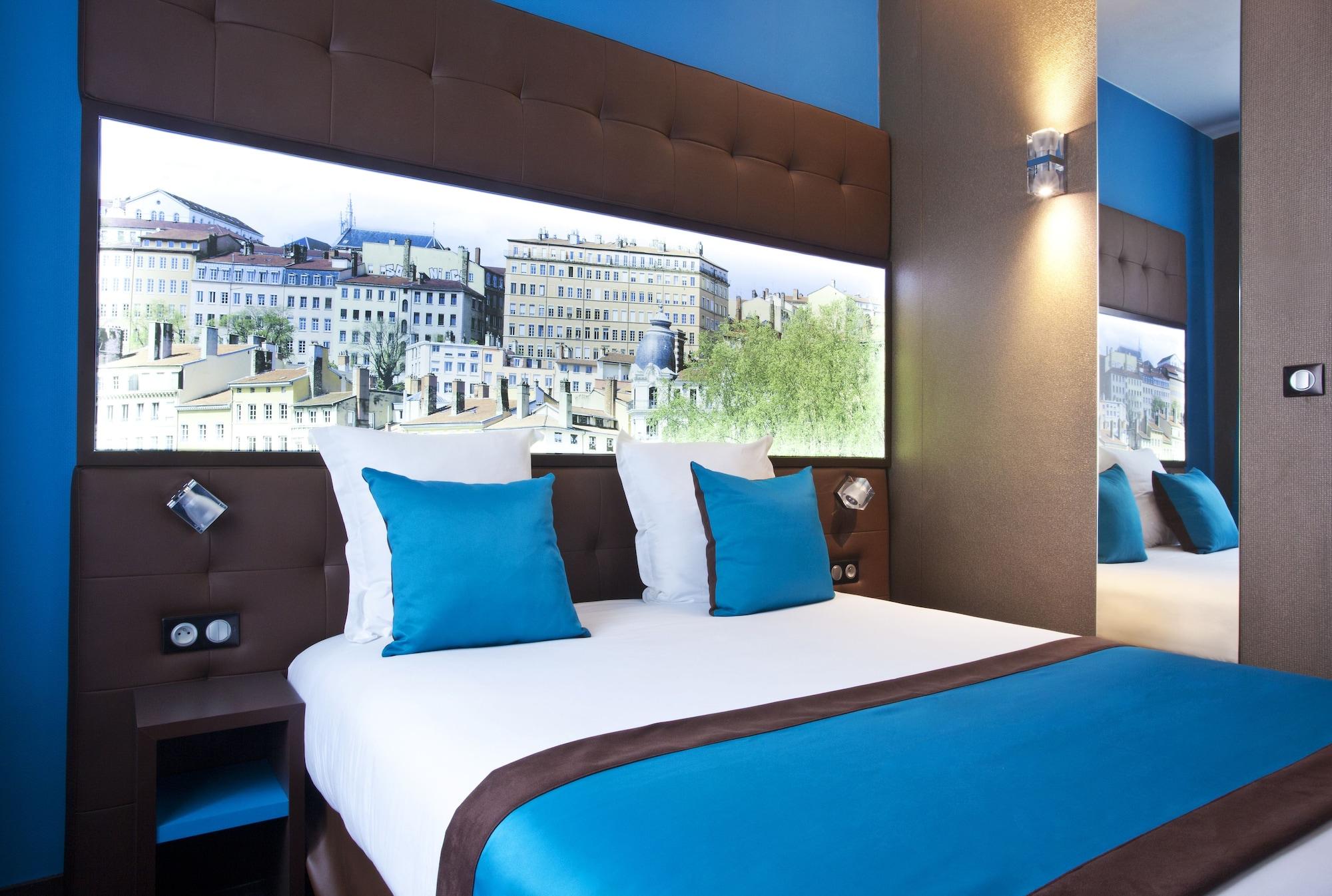 Hotel Des Savoies Perrache 3*