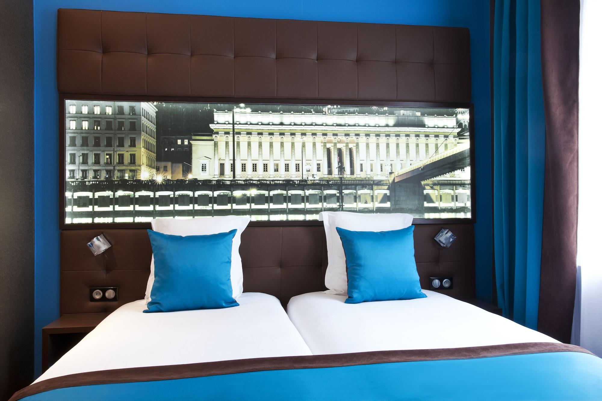 Hotel Des Savoies Perrache 3*