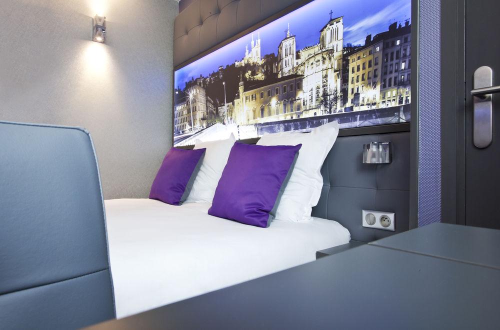 Hotel Des Savoies Perrache 3*